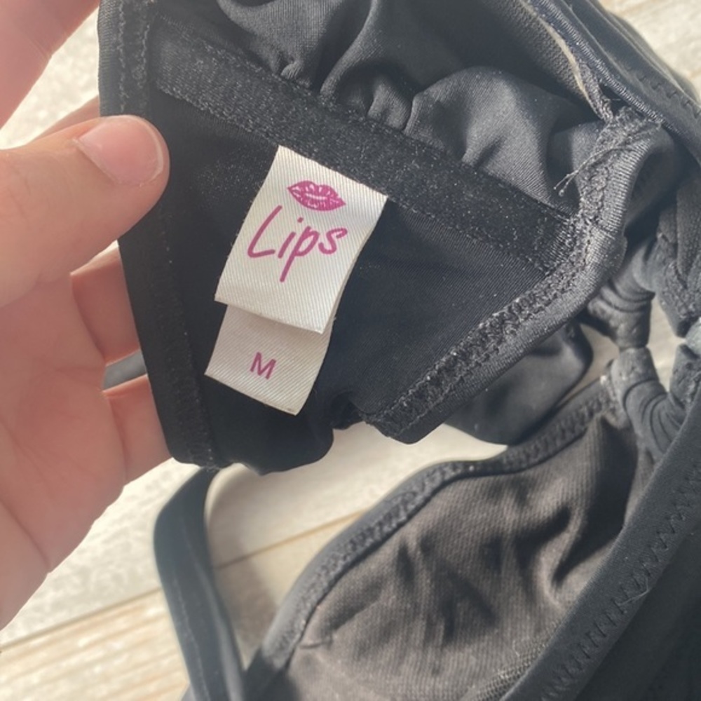 Lips Bikini - Picture 5 of 7